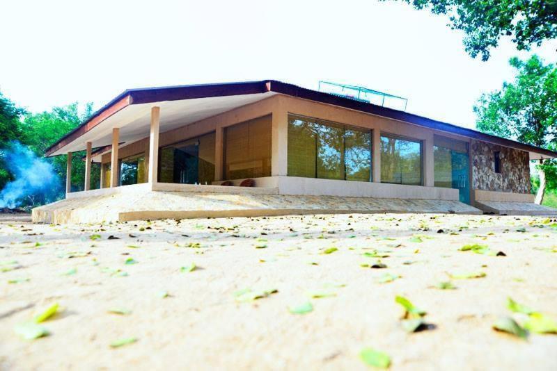 Crocodile Park Bungalow Катарагама Екстер'єр фото